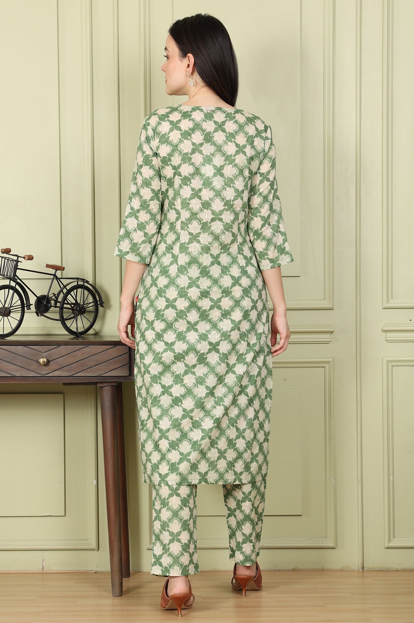 Olive Green Floral Printed Cotton Blend Straight Kurta And Pants Co-Ord Set - wforwoman