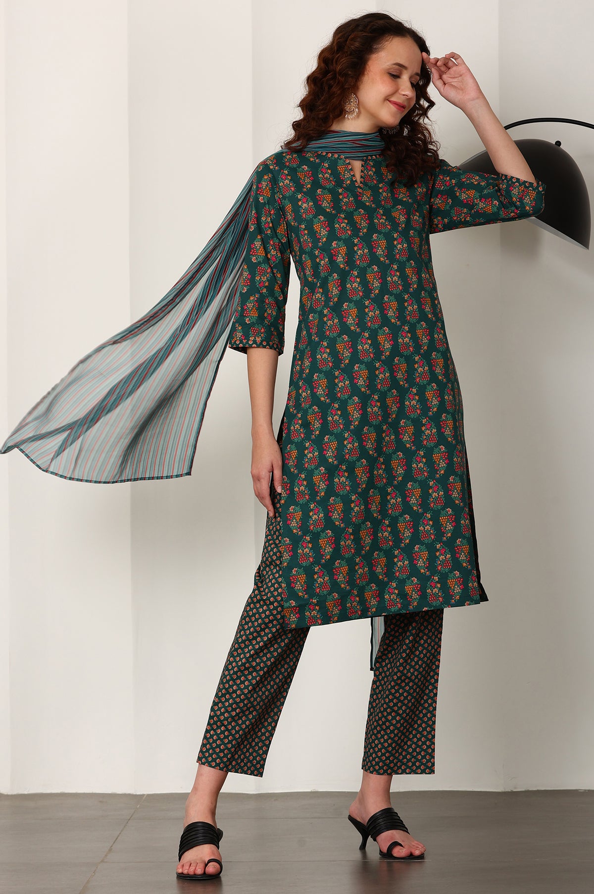 Bottle Green Floral Printed Pure Cotton Kurta, Pants And Dupatta Set - XS