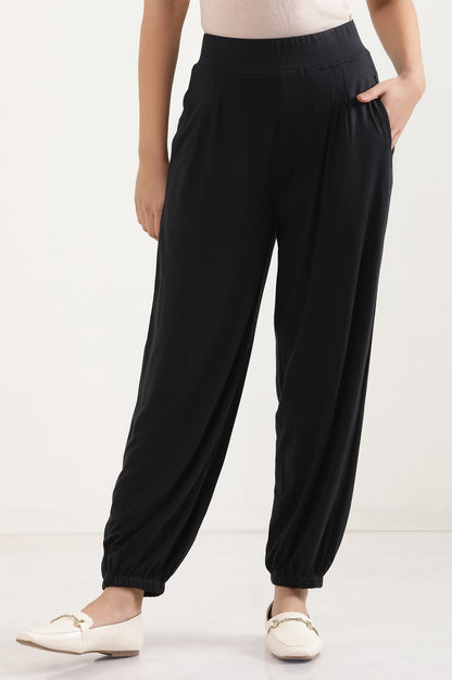 Black Solid Loose Fit Pants With Pleated Detail