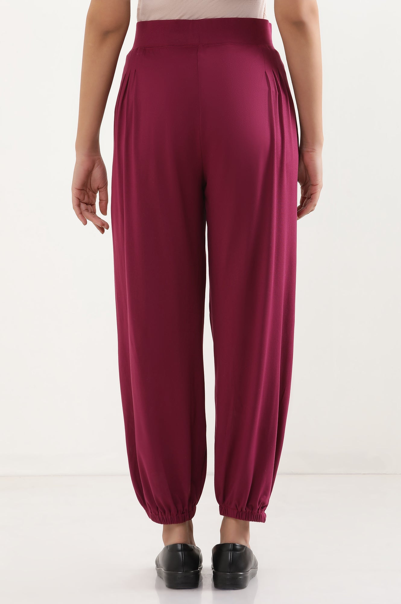 Purple Solid Loose Fit Pants With Pleated Detail