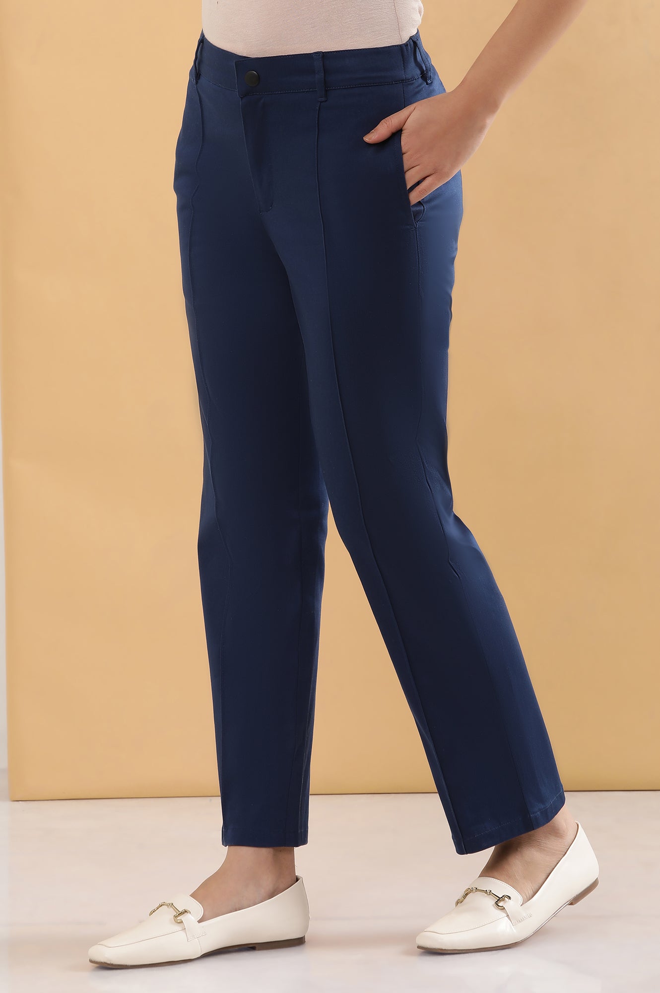 Blue Solid Straight Fit Cotton Pants With Pintuck Detail