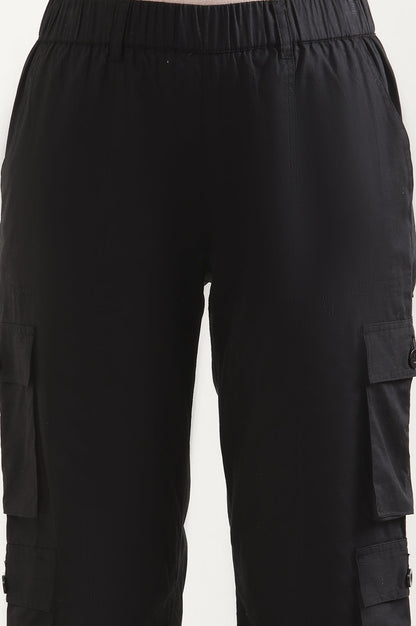 Black Solid Straight Fit Cotton Cropped Pants With Drawstring