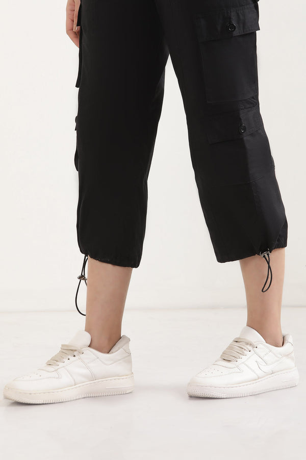 Elleven Women's Black Solid Straight Fit Cotton Cropped Pants With Drawstring