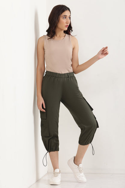 Muted Sage Green Solid Straight Fit Cotton Cropped Pants With Drawstring