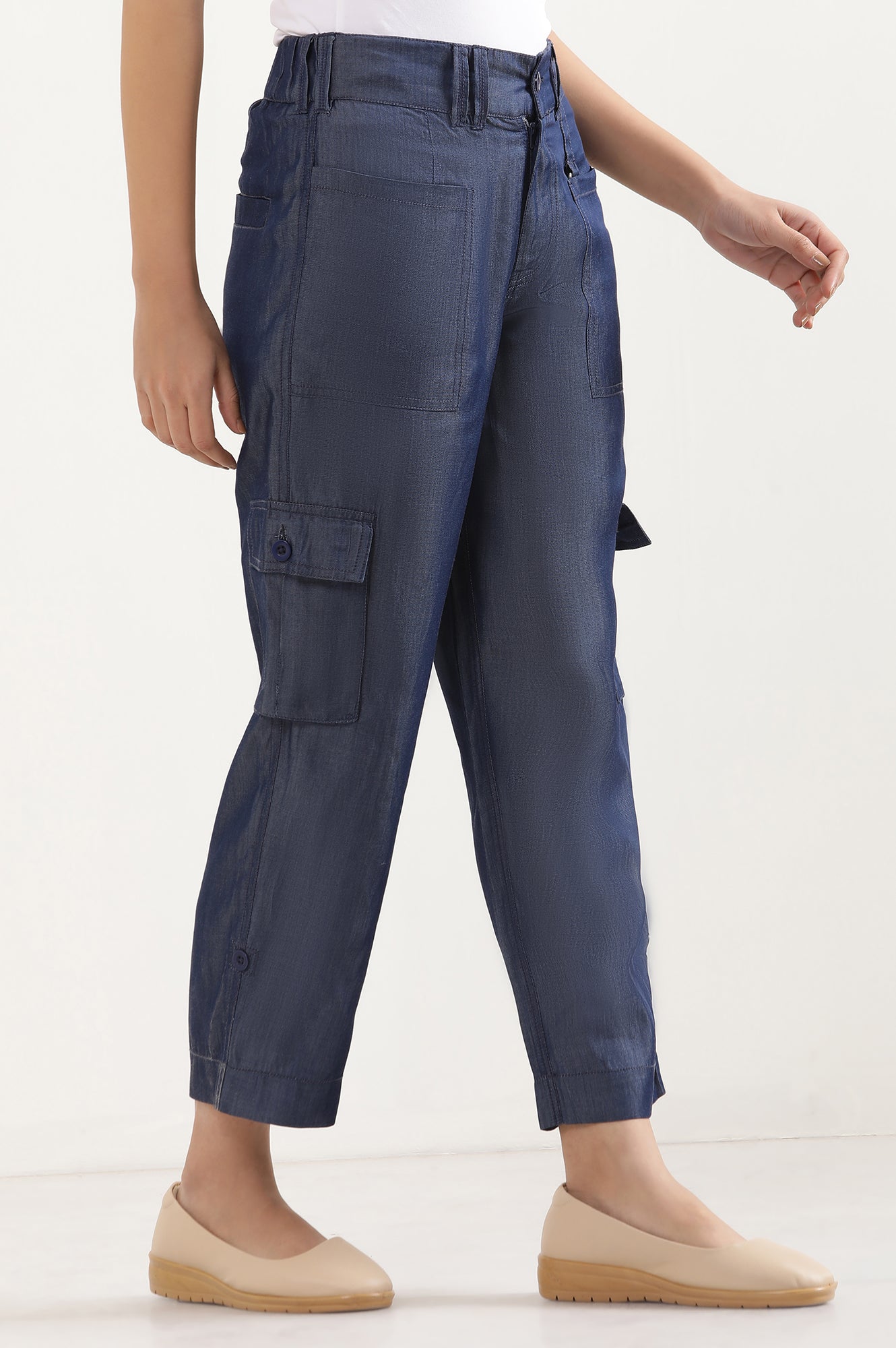 Blue Solid Straight Fit Lyocell Pants With Six Pockets