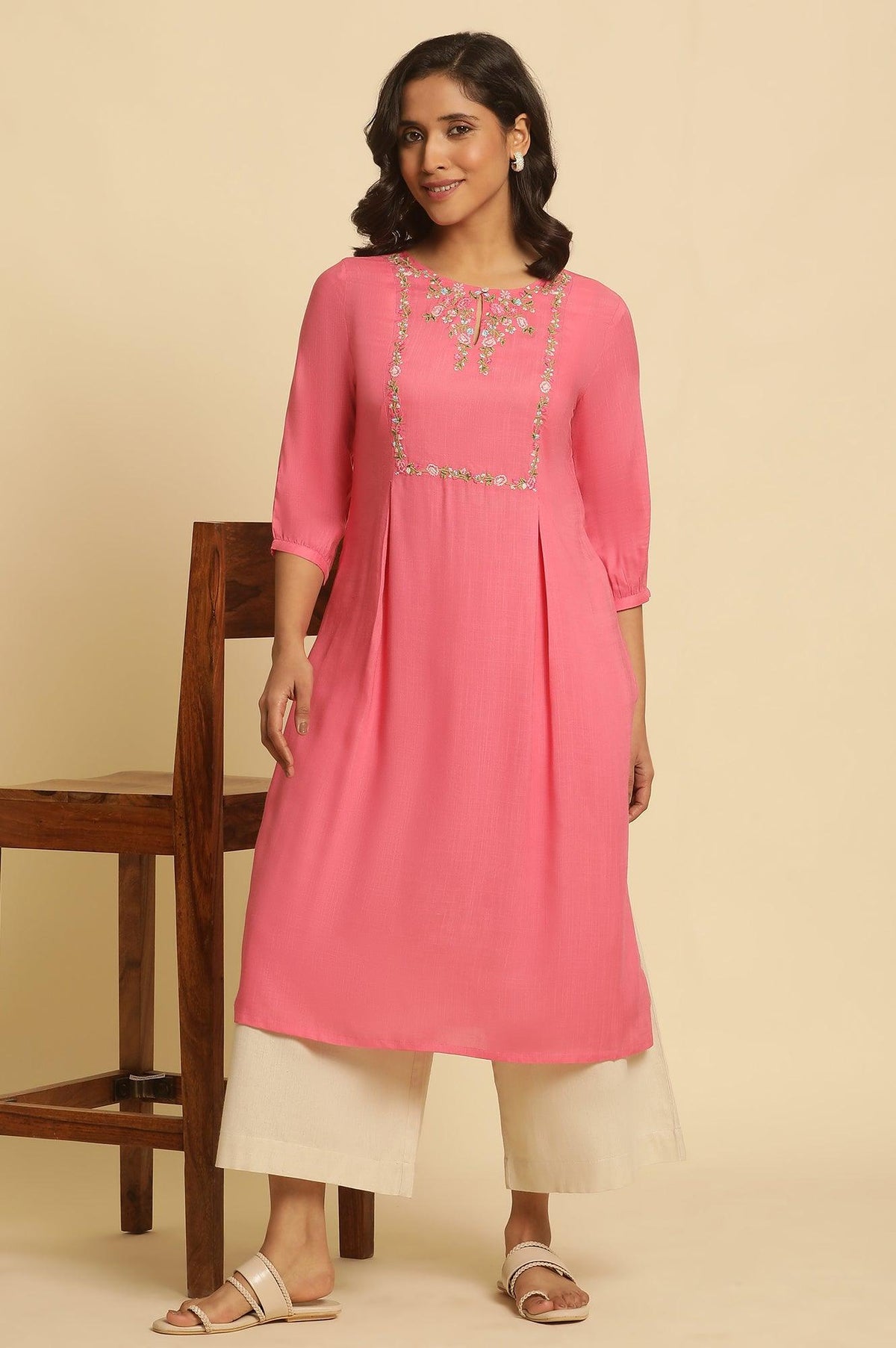 Pink A-Line Kurta With Thread Embroidery - XS