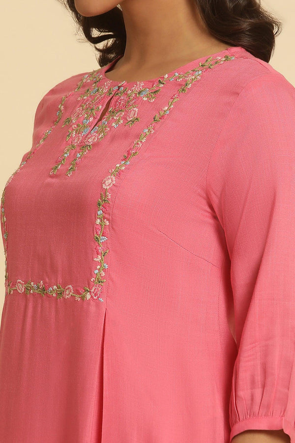 Pink A-Line Kurta With Thread Embroidery