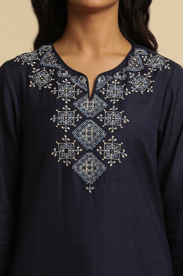 Blue Solid Thread Work Rayon Flax Straight Kurta and Slim Pant Set