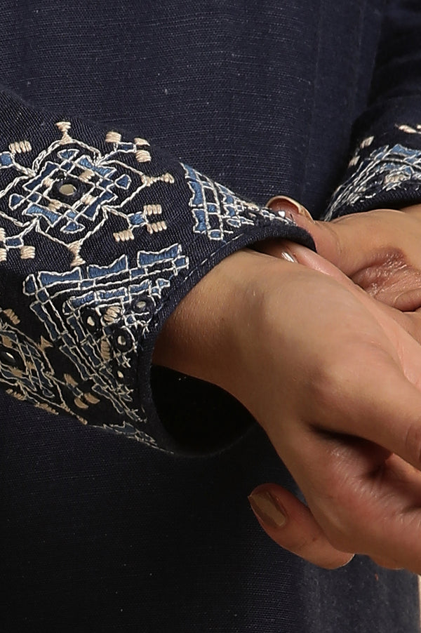 Blue Thread Embroidered Straight Kurta