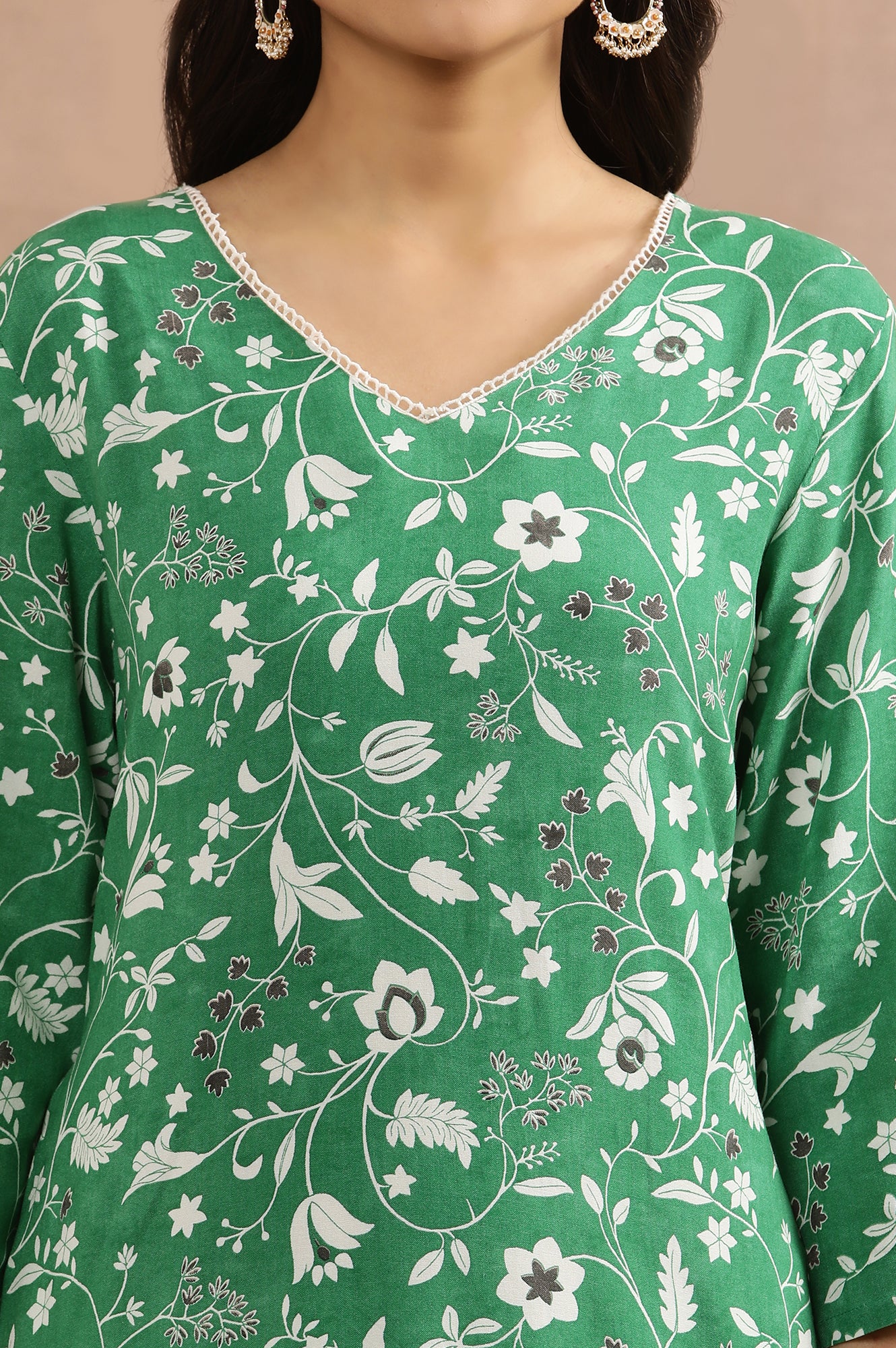 Green Floral Printed Straight V-Neck Kurta