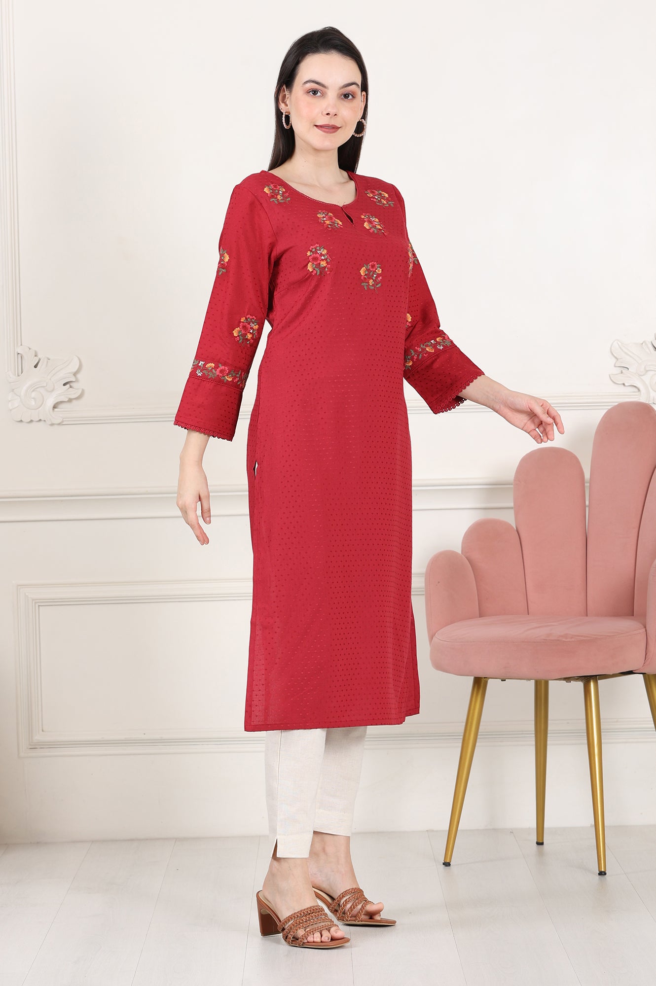 Maroon Thread Embroidered Yoke Textured Dobby Straight Kurta - wforwoman