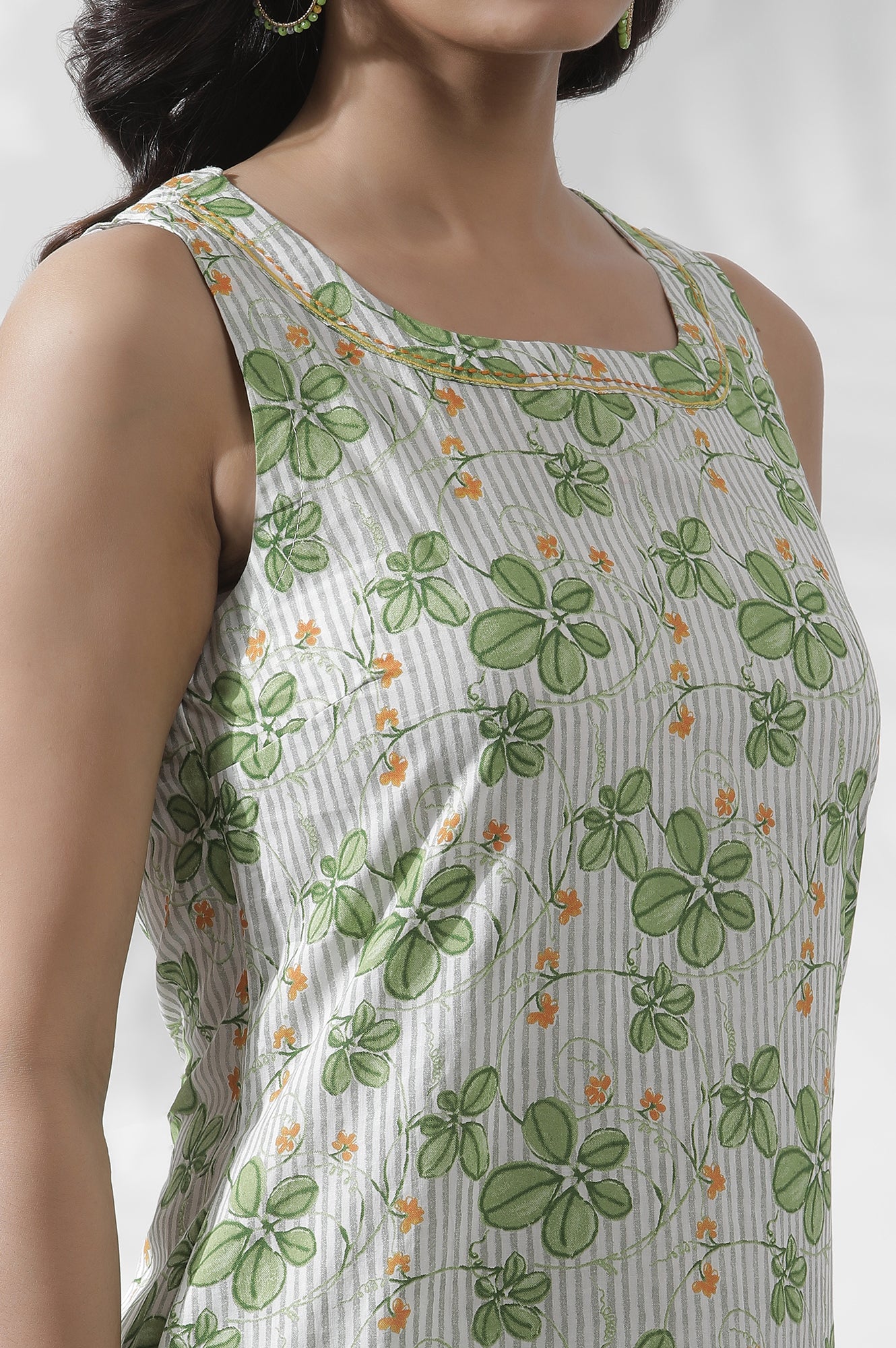 White Floral Printed Sleeveless Cotton Kurta