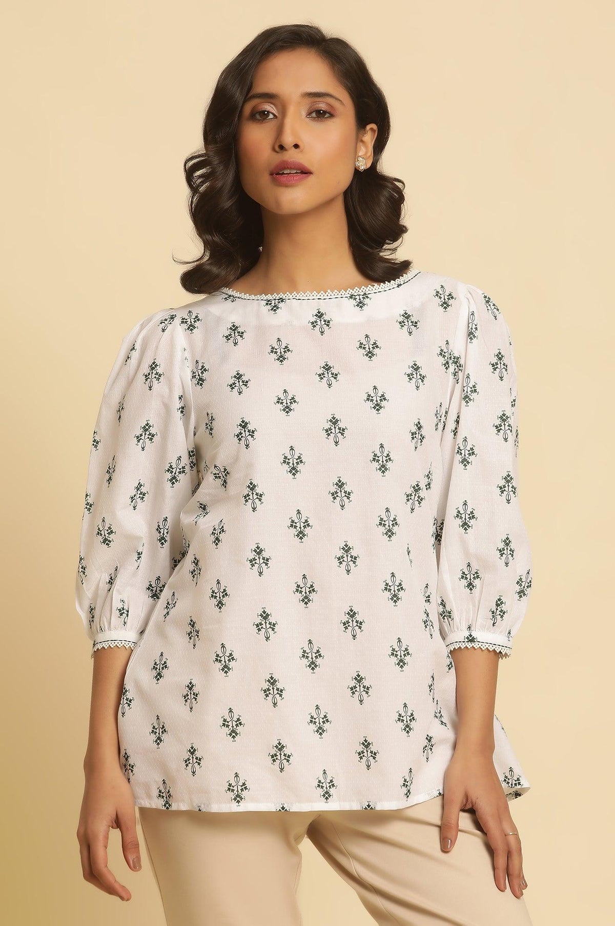 White Printed Top Wit Lace And Puffed Sleeves - XS