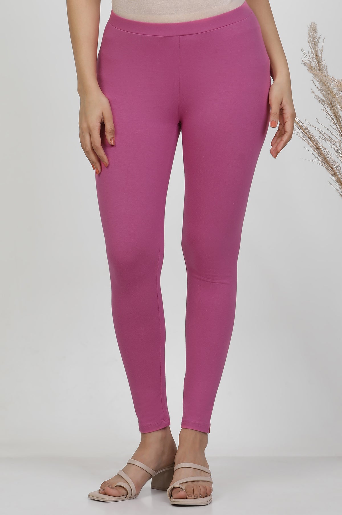 Orchid Pink Solid Mid-Rise Tights - WL