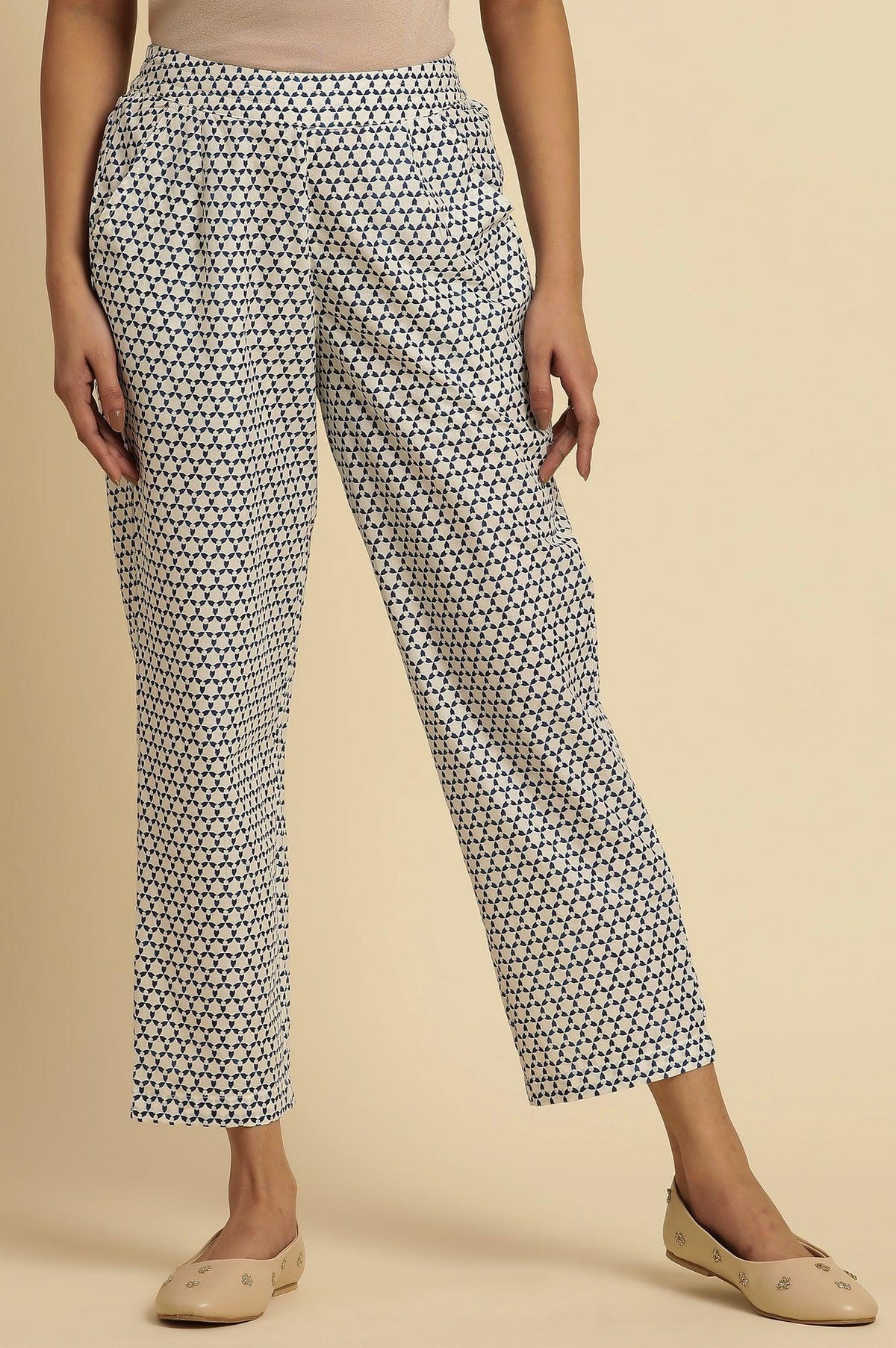 White Straight Pants With Blue Triangle Print - S