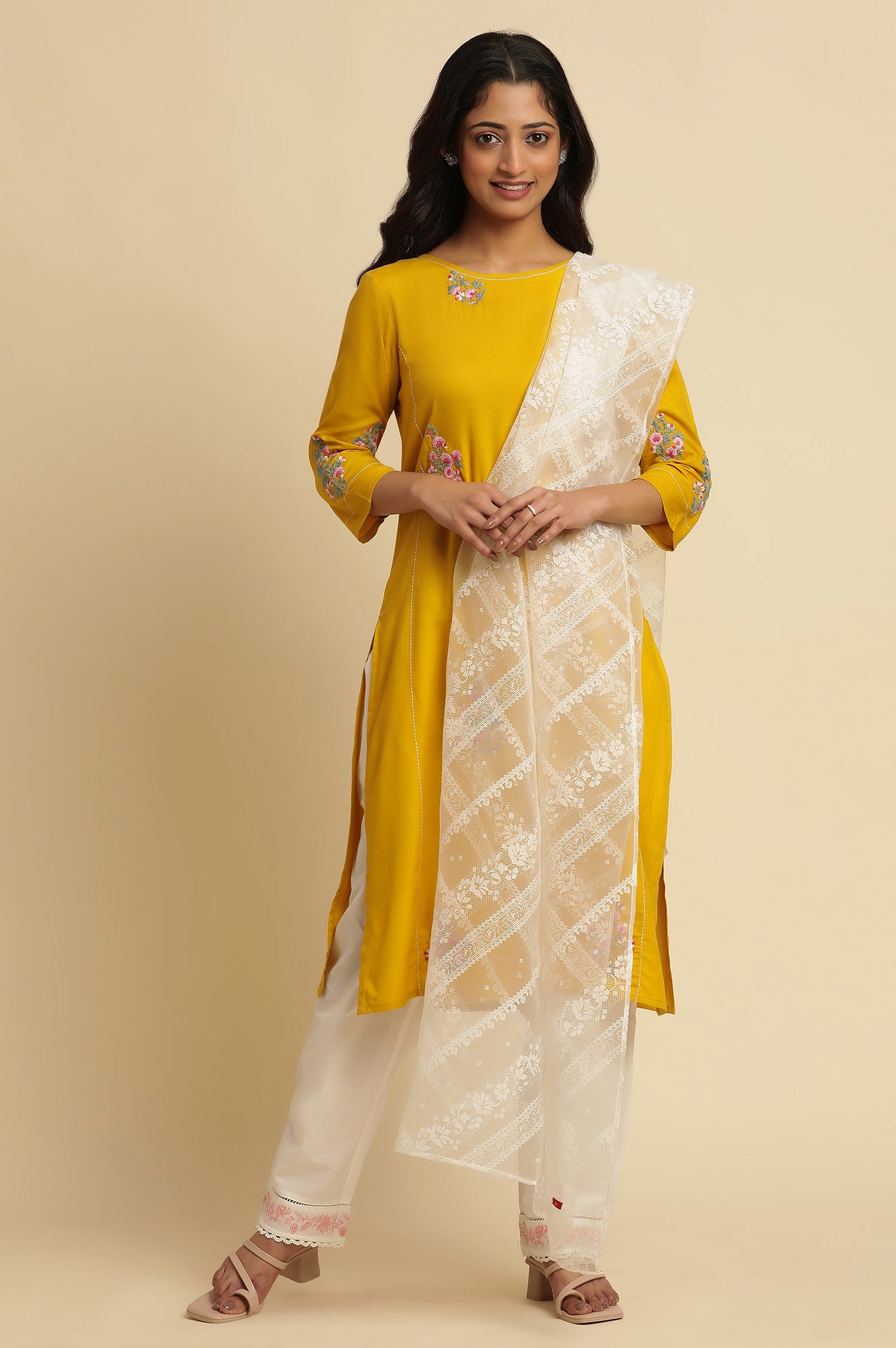 White Floral Brasso Printed Rectangular Dupatta