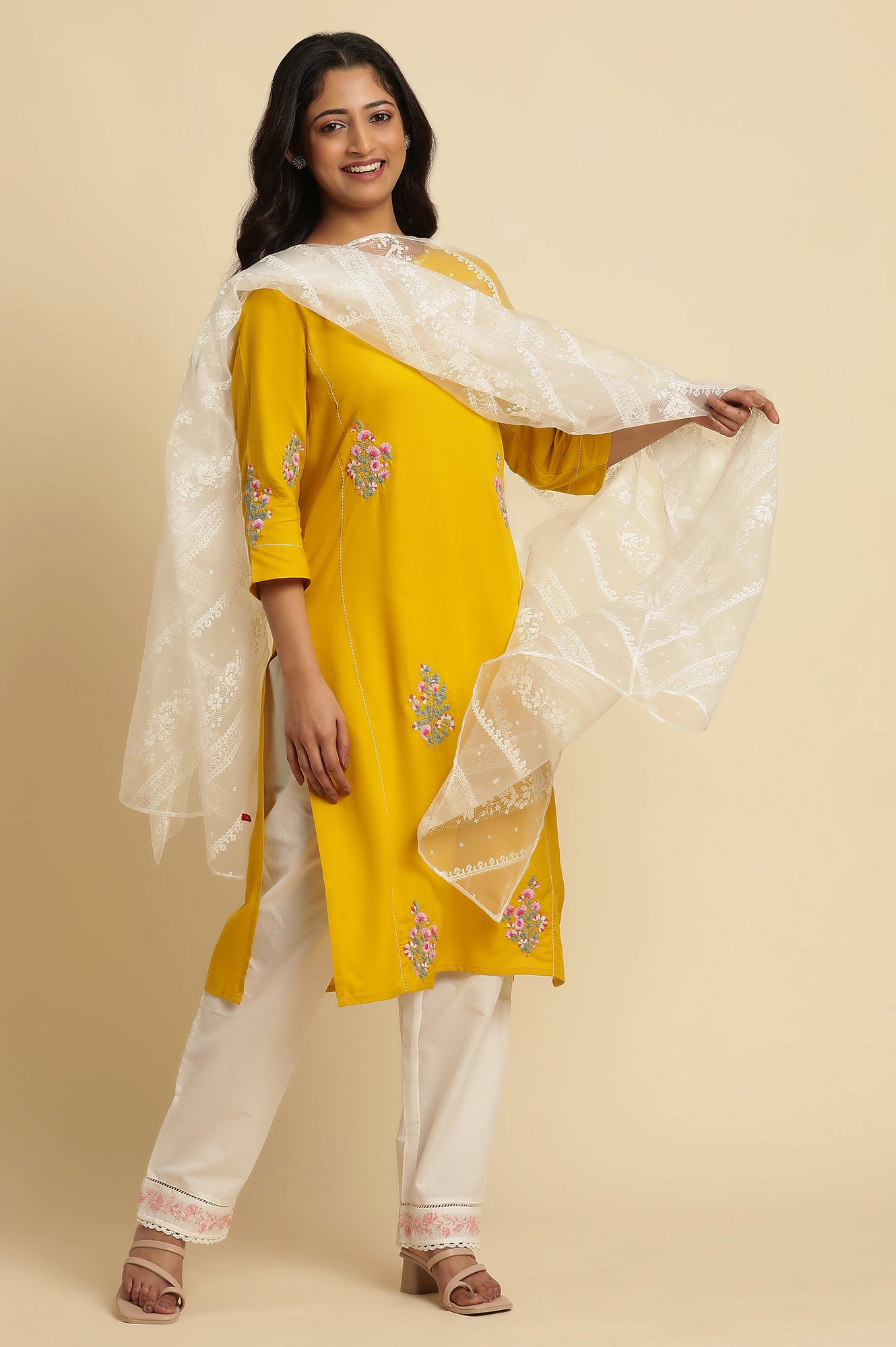White Floral Brasso Printed Rectangular Dupatta
