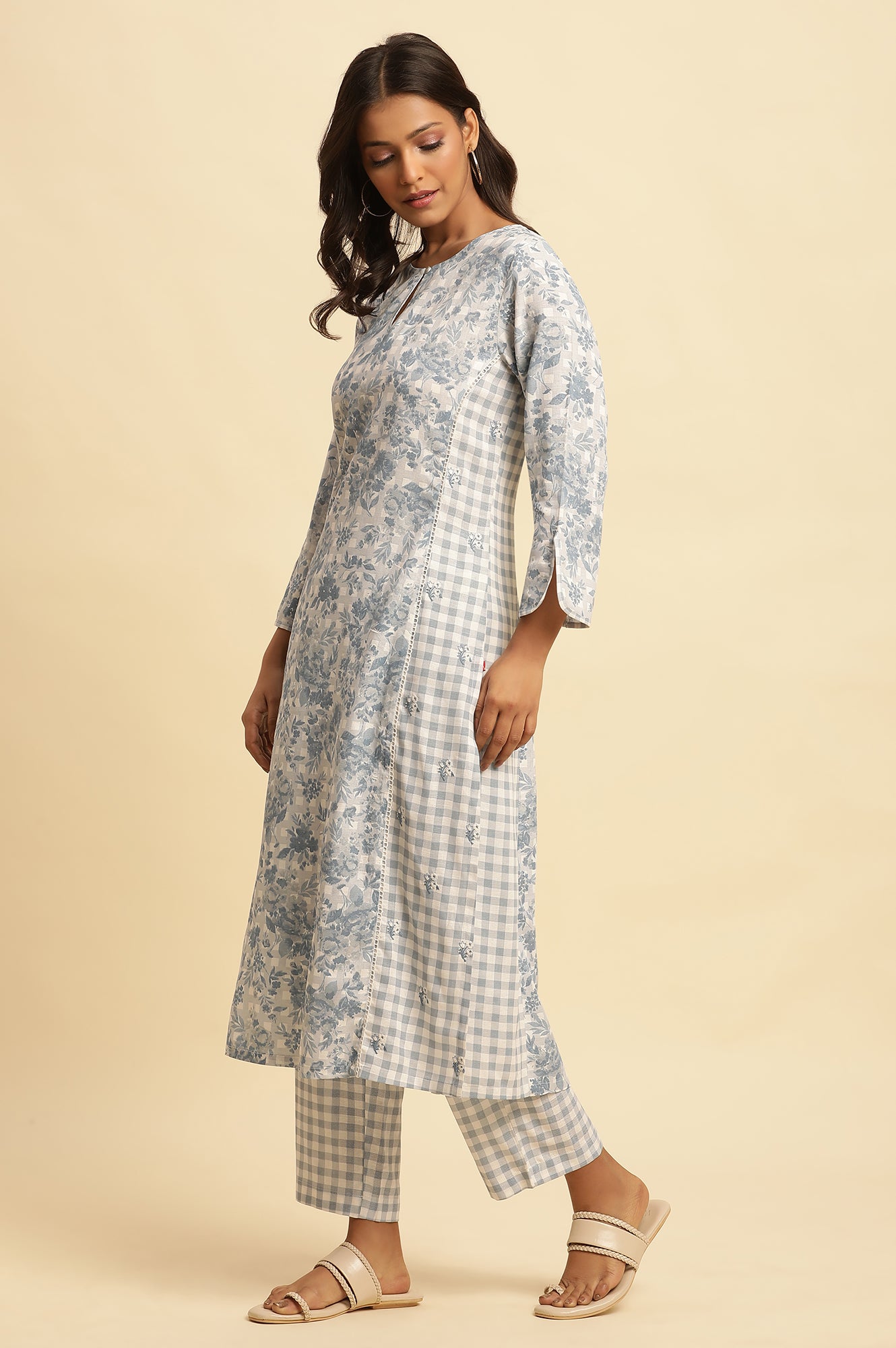 Blue And White Checker Printed Kurta And Pants Set