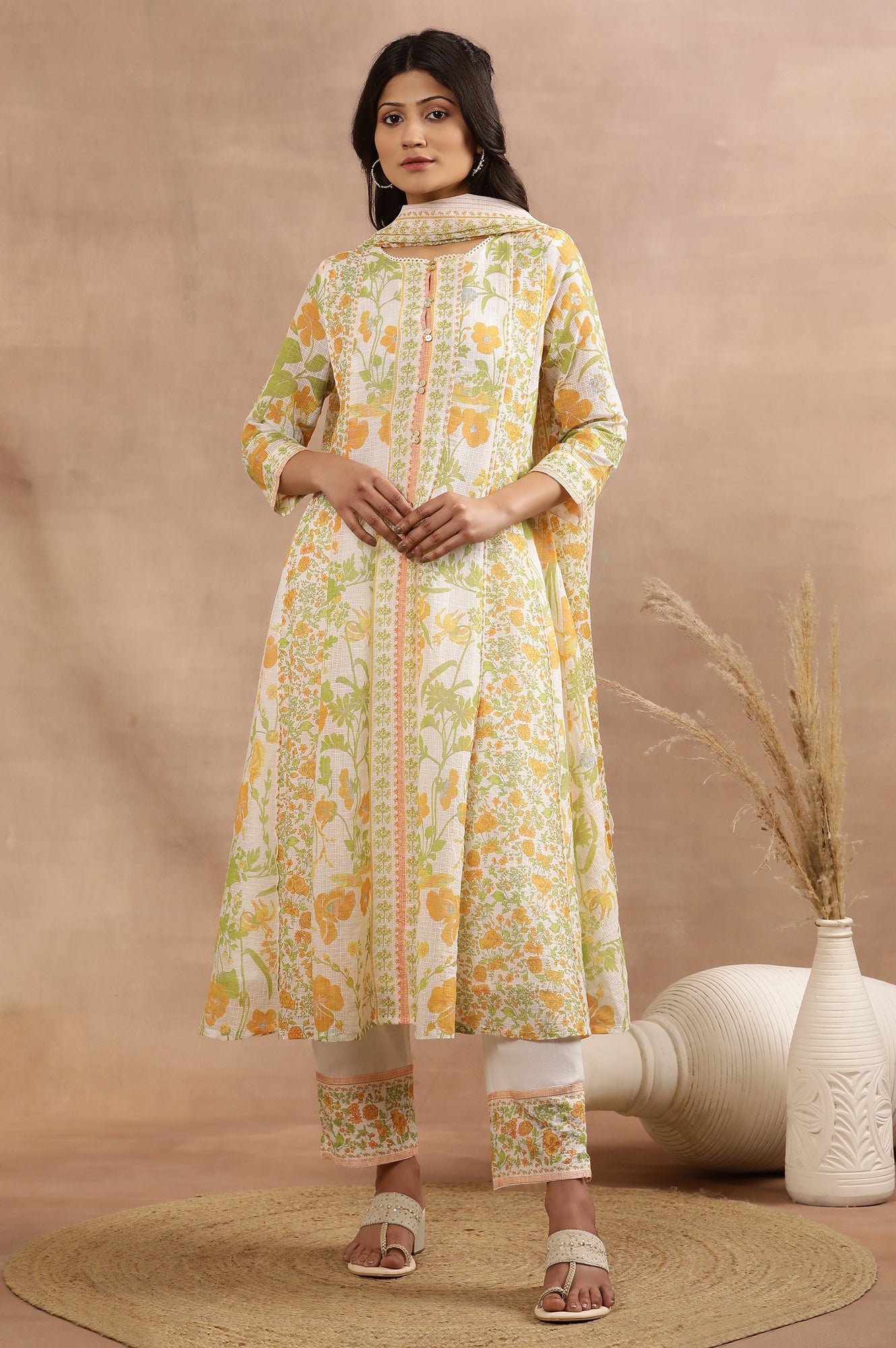 White Multi-Coloured Floral Printed Panelled Kurta, Pants And Dupatta Set