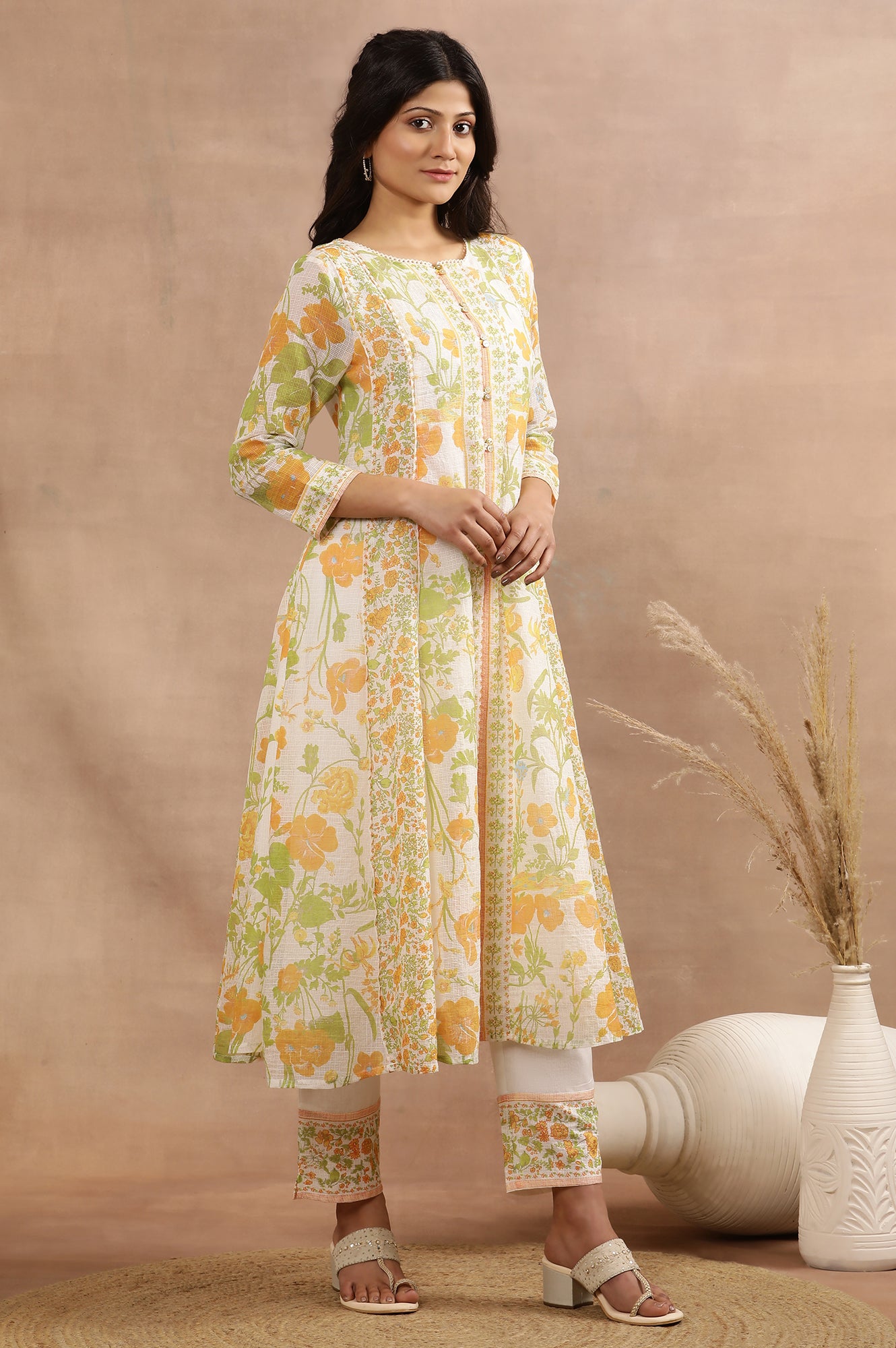 White Multi-Coloured Floral Printed Panelled Kurta, Pants And Dupatta Set