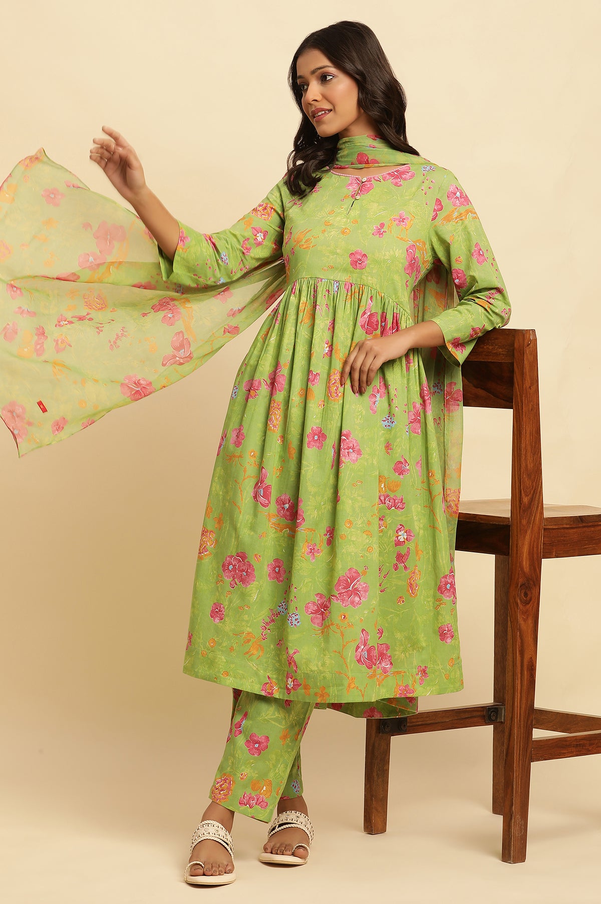 Green Floral Printed Kurta, Pants and Dupatta Set