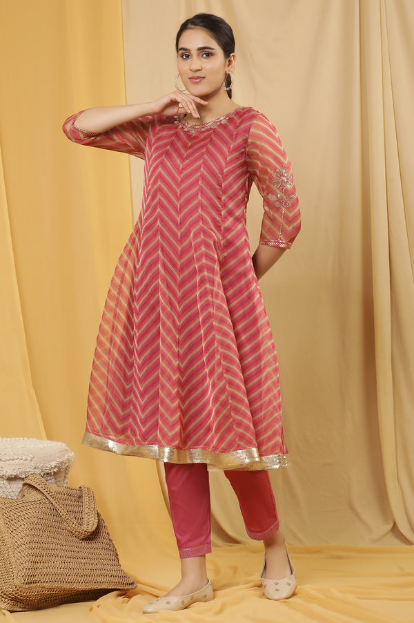 Pink Panlled Embroidered Kurta And Pants Set