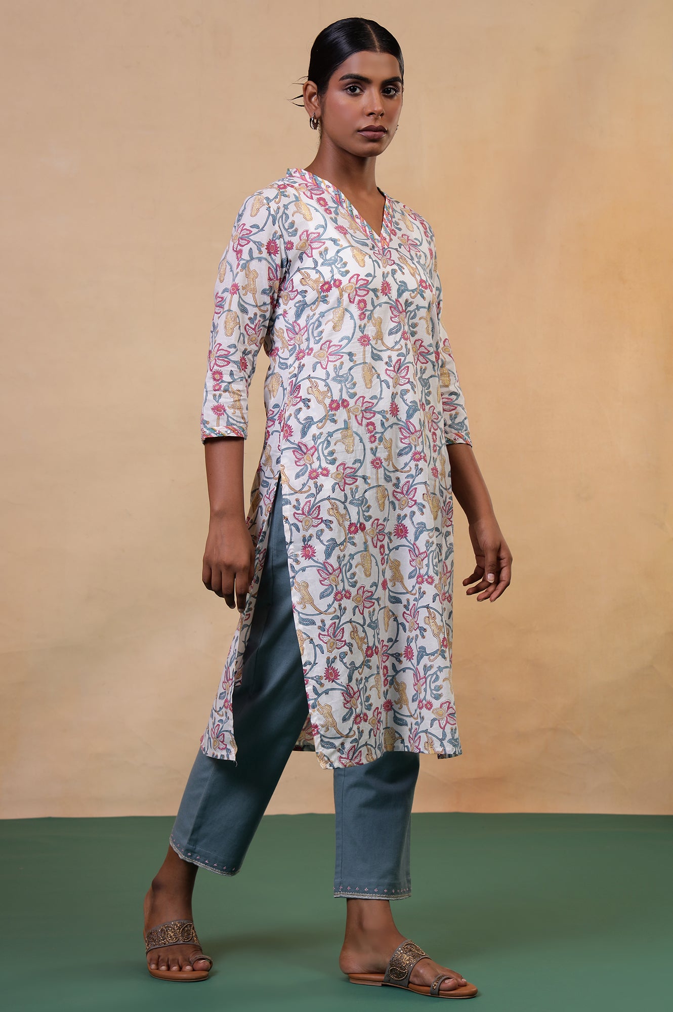 Folksong Whisper White Floral Mirror Work Cotton Straight Kurta