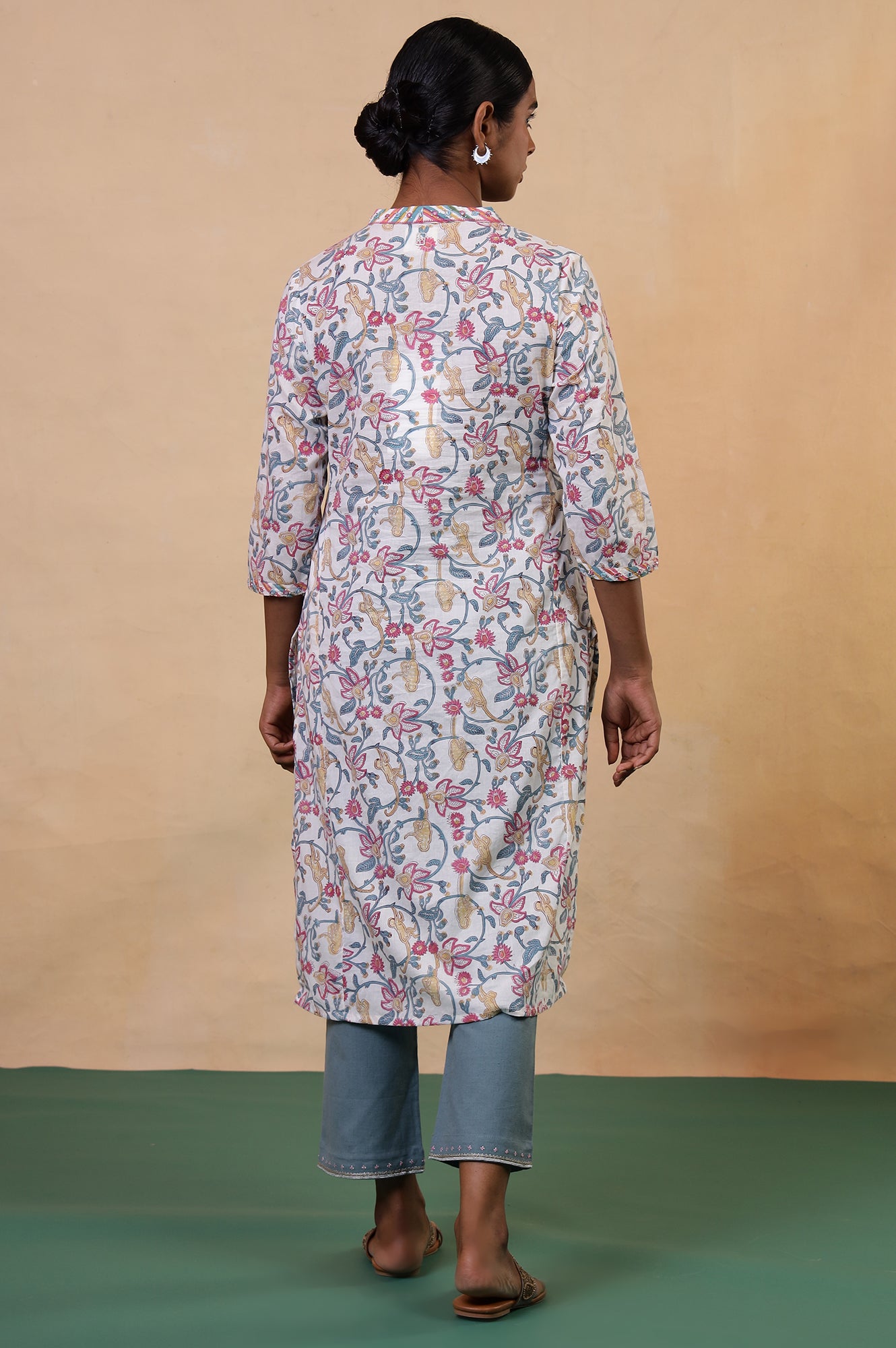 Folksong Whisper White Floral Mirror Work Cotton Straight Kurta