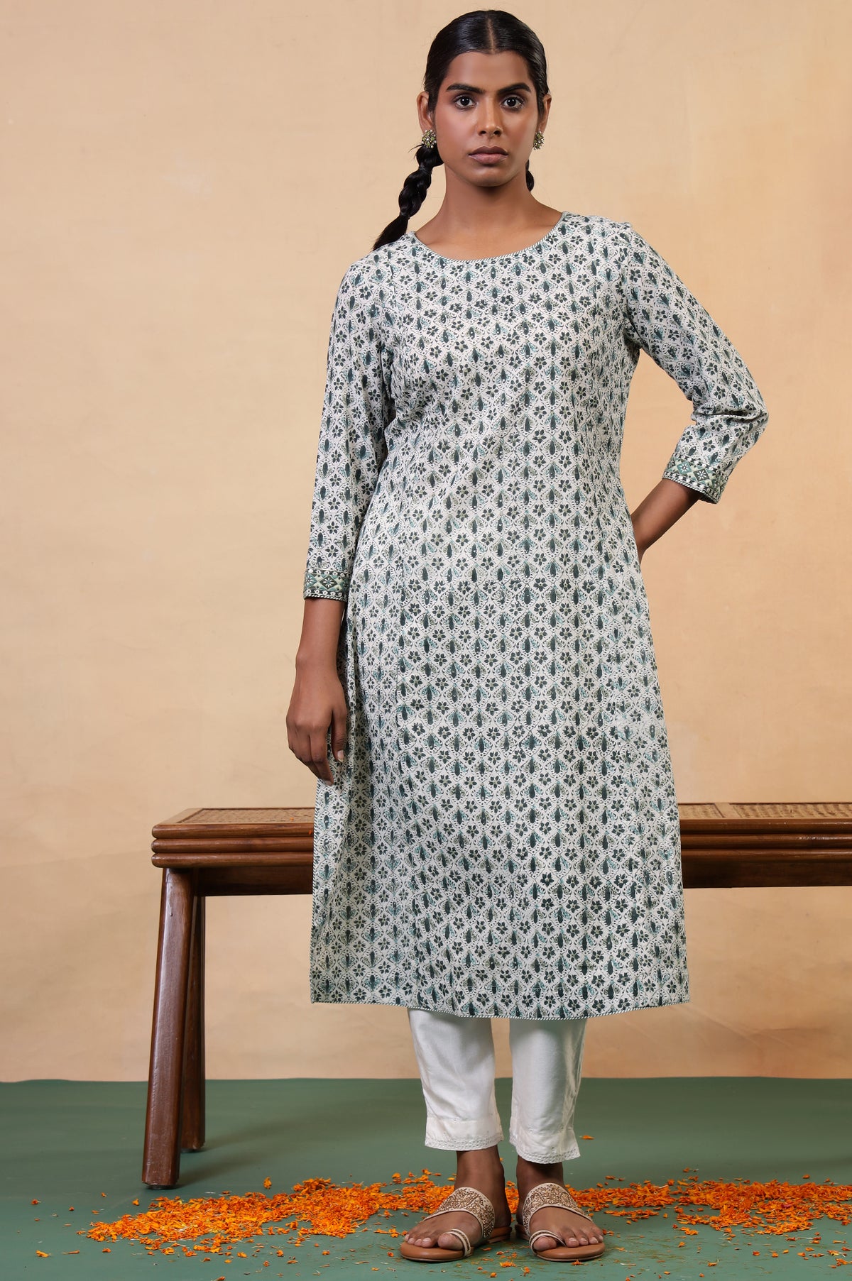 Folksong Pearl White Floral Mirror Work Cotton Straight Kurta - XS