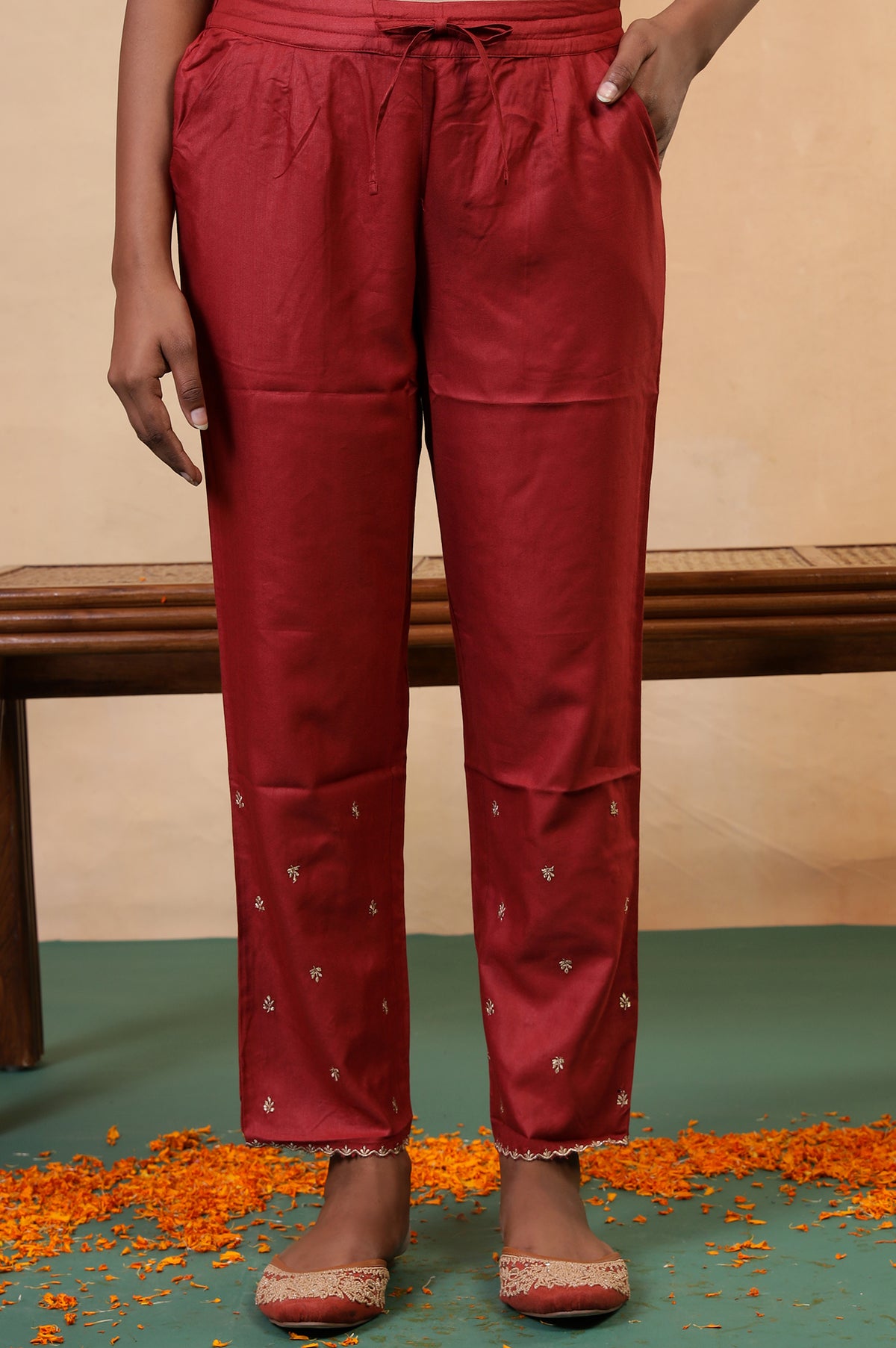 Folksong Chilli Pepper Viscose Blend Straight-Fit Ethnic Motif Pyjamas - S