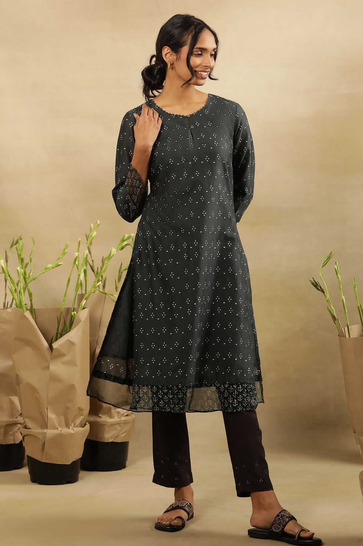 Grey Bandhej Print Round Neck Kurta In Chanderi - XS