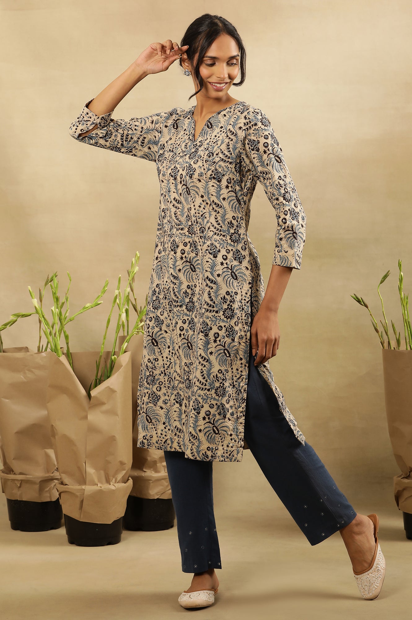 Off-White Dabu Block Printed Kurta In Cotton Voile