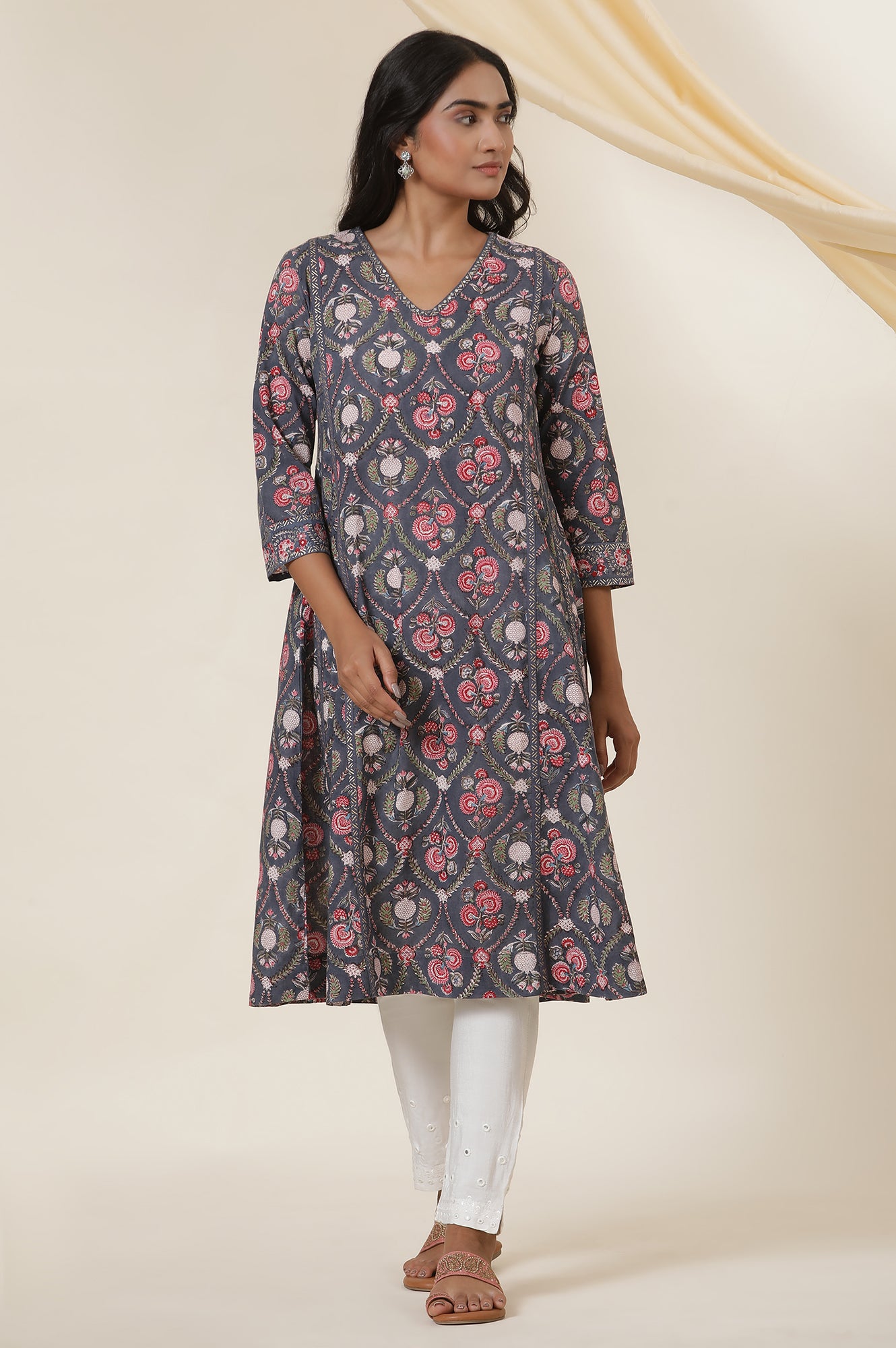 Grey V-Neck Panelled Kurta