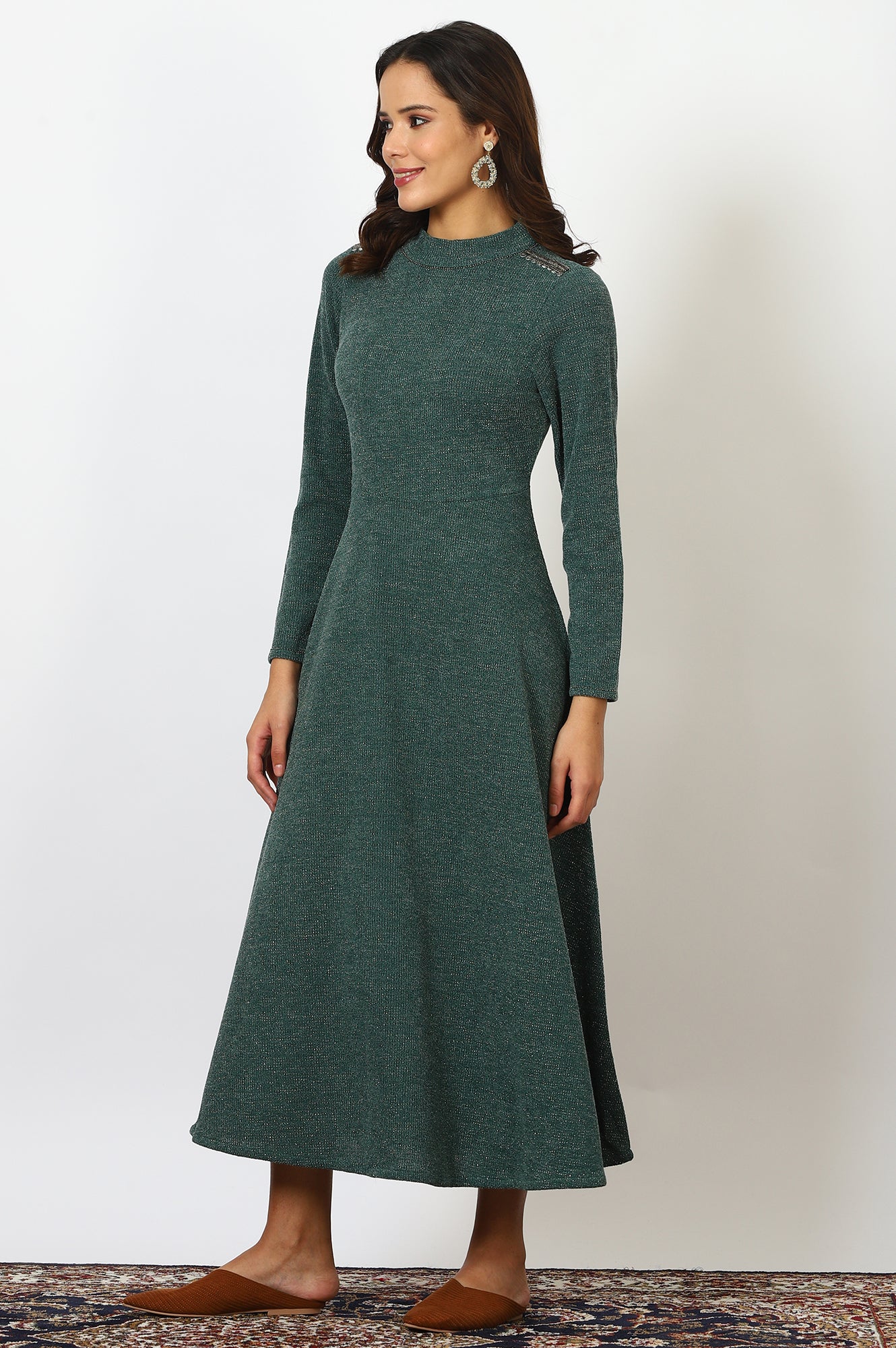 Green Solid Metallic Hardware Flarred Dresses