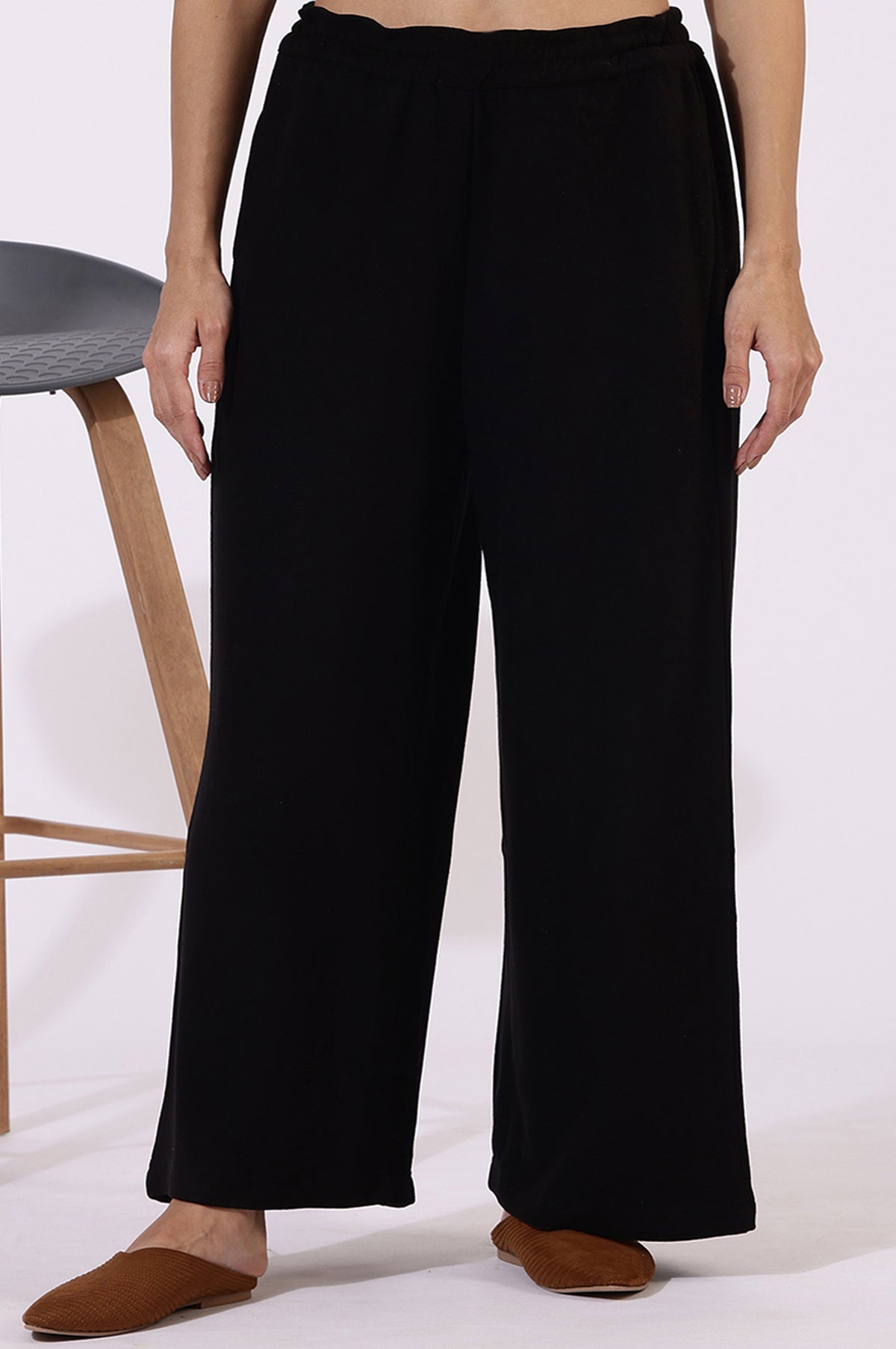 Black Solid Cashmere Ankle Length Wide Leg Parallel Pants - S
