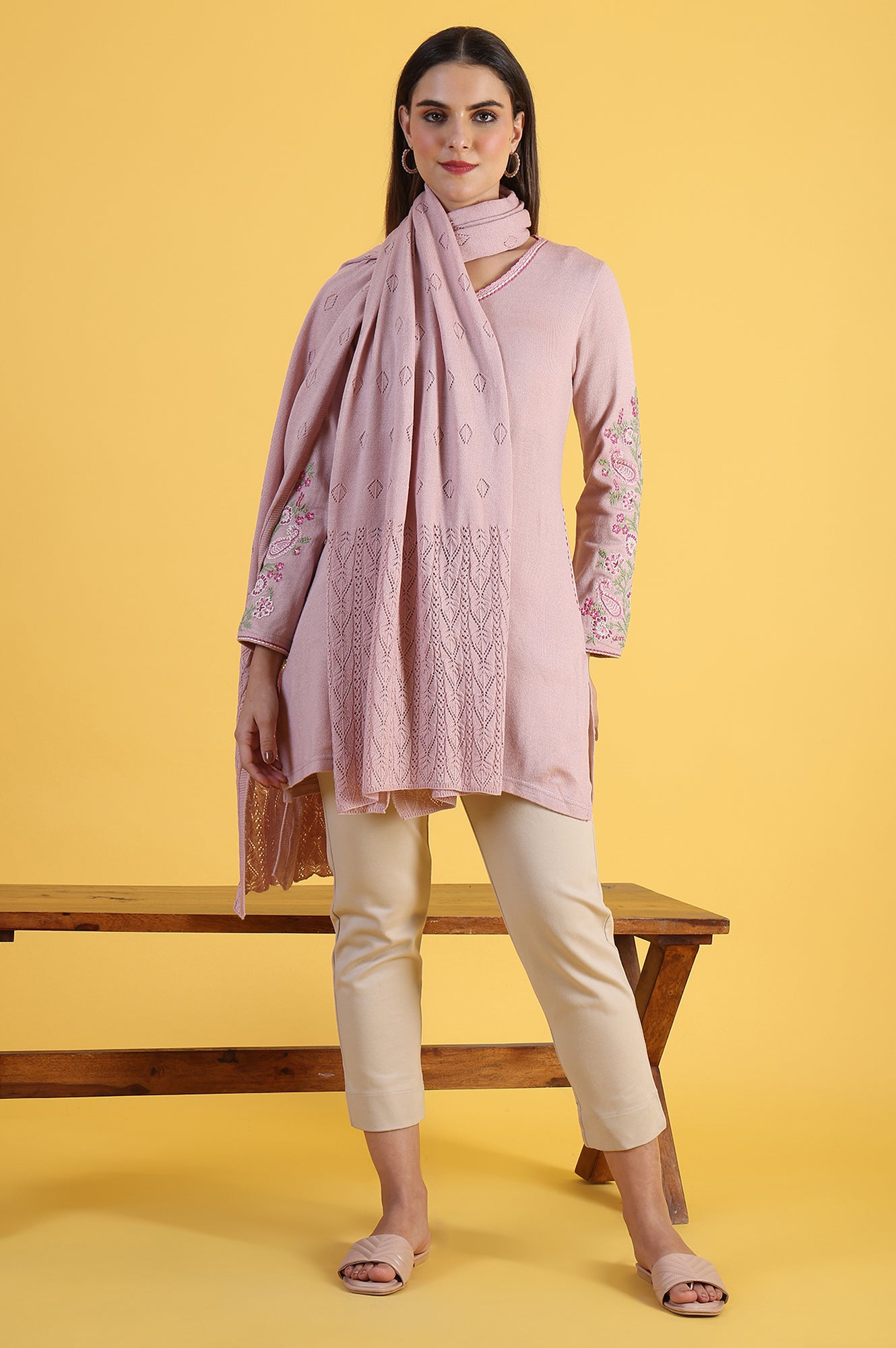 Pink Yarn Dyed Acrylic Shawls &amp; Stole