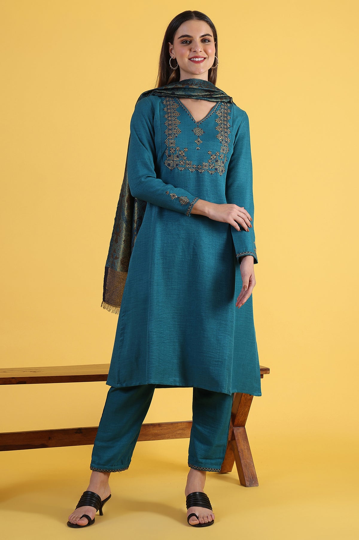 Blue Solid Zari Straight Kurta & Straight pant with Shawl Set - XS