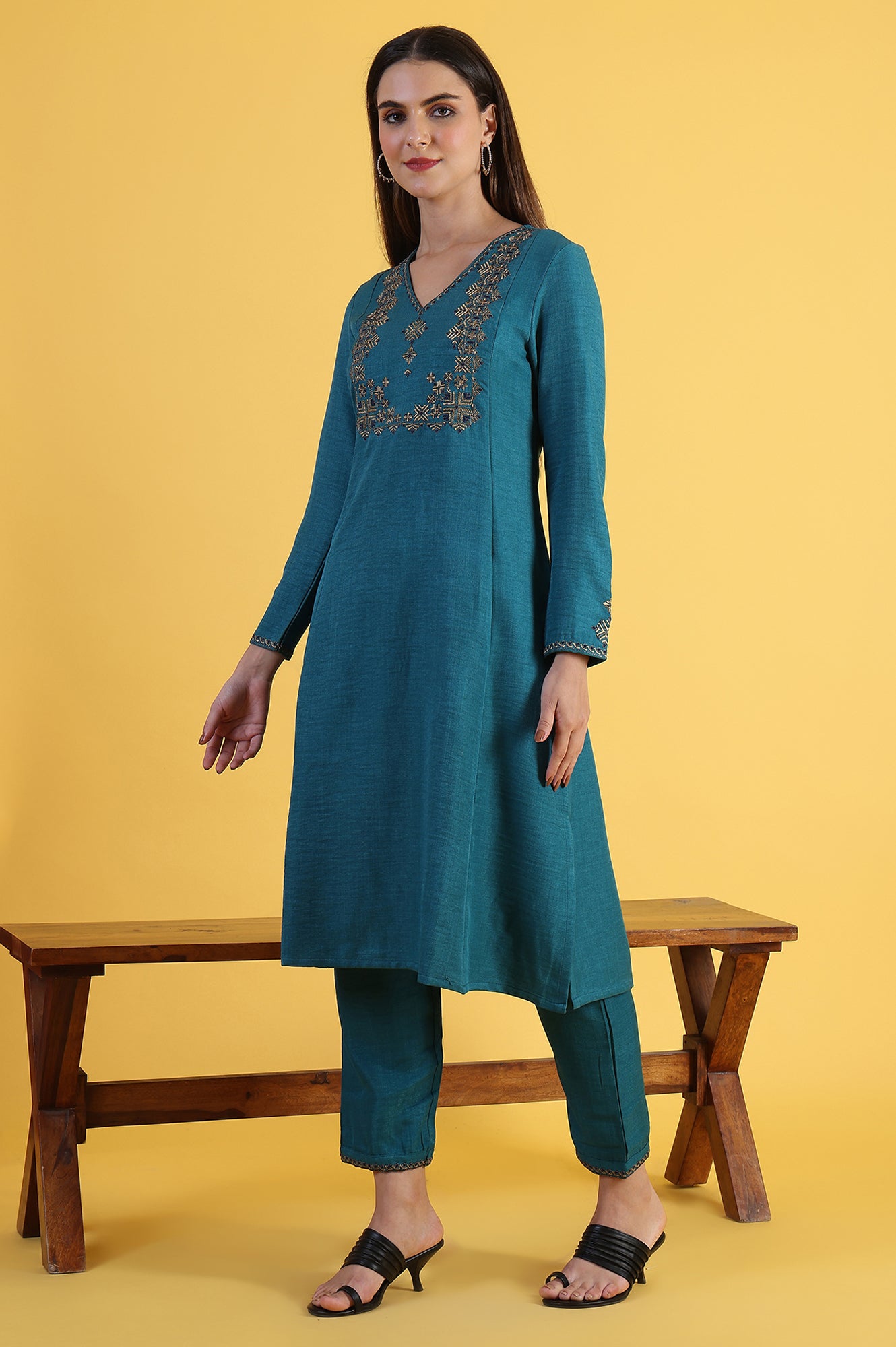 Blue Solid Zari Straight Kurta &amp; Straight pant with Shawl Set