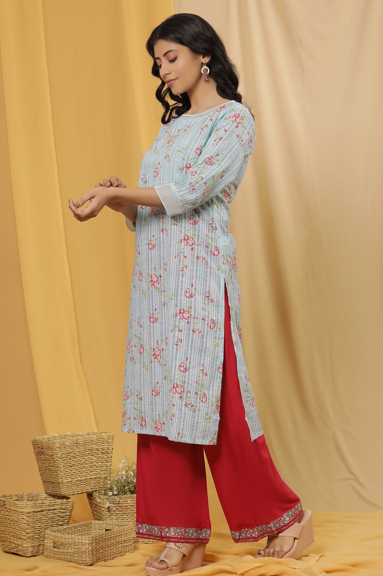 Blue Floral Printed Festive Kurta And Pink Parallel Pants