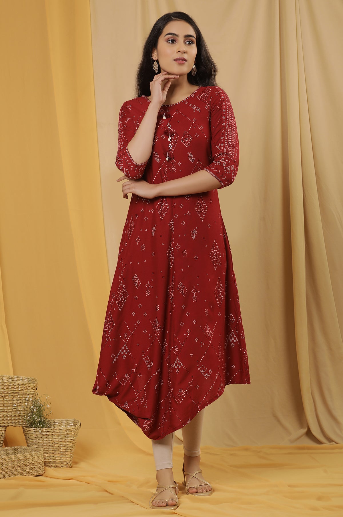 Maroon Cowl Hemline Printed Kurta And Tights Set - L
