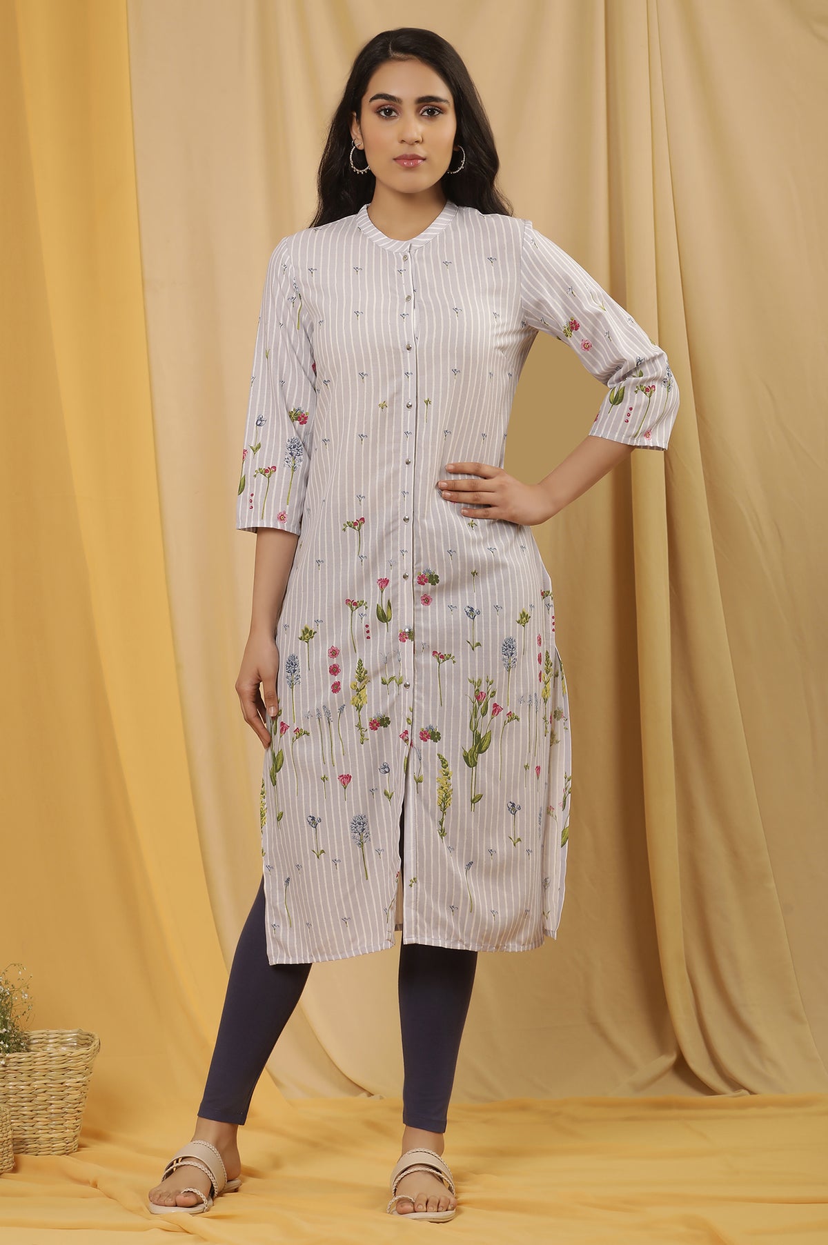 Blue Floral Printed Kurta And Tights Set - L