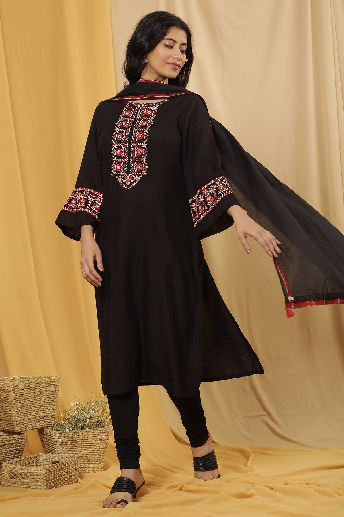 Black A-Lien Embroidered Kurta, Tights And Dupatta Set - XS