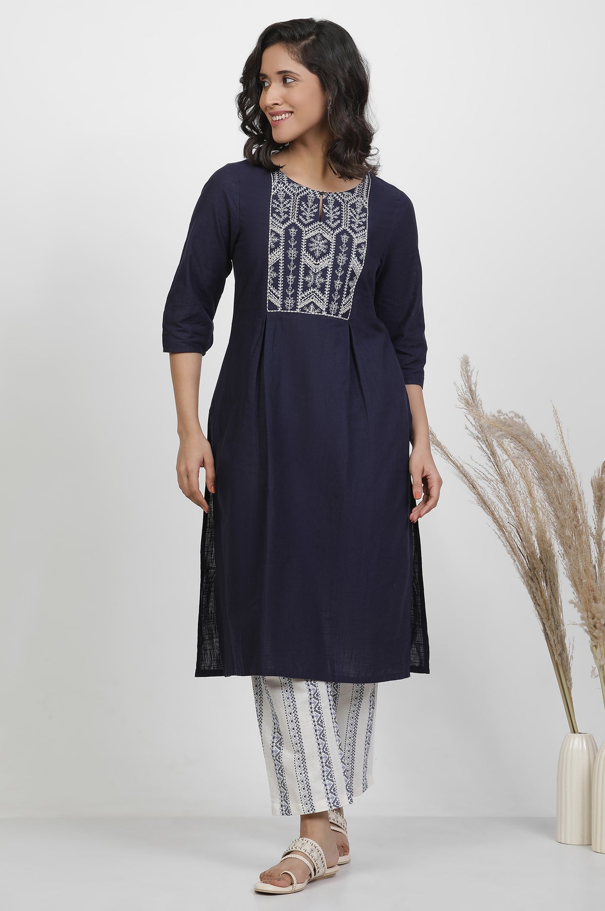 Navy Blue Pleated Kurta And Straight Pants Set - XS