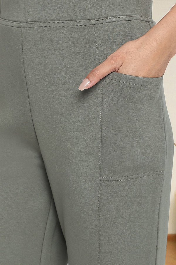 Elleven Women's Green Solid Mid Rise Tights in Calf Length