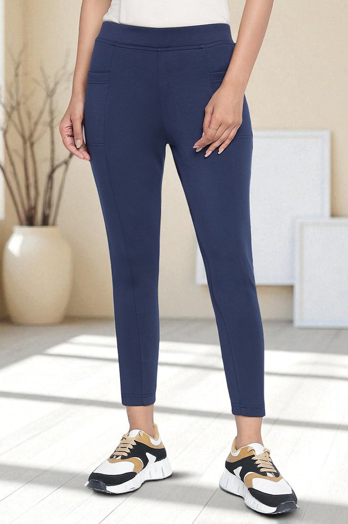 Elleven Women's Navy Blue Solid Mid Rise Tights in Calf Length - L