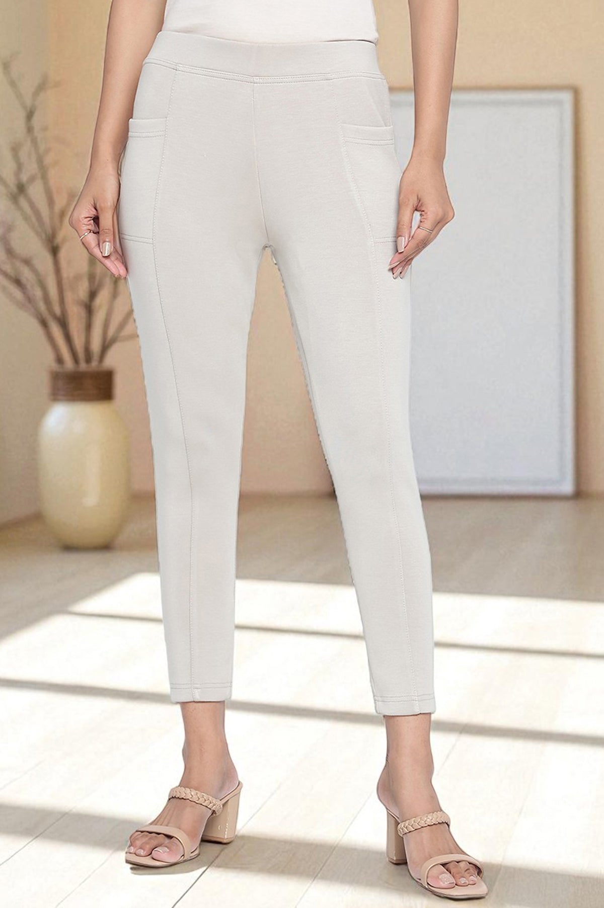 Elleven Women's Tan Solid Mid Rise Tights in Calf Length - M