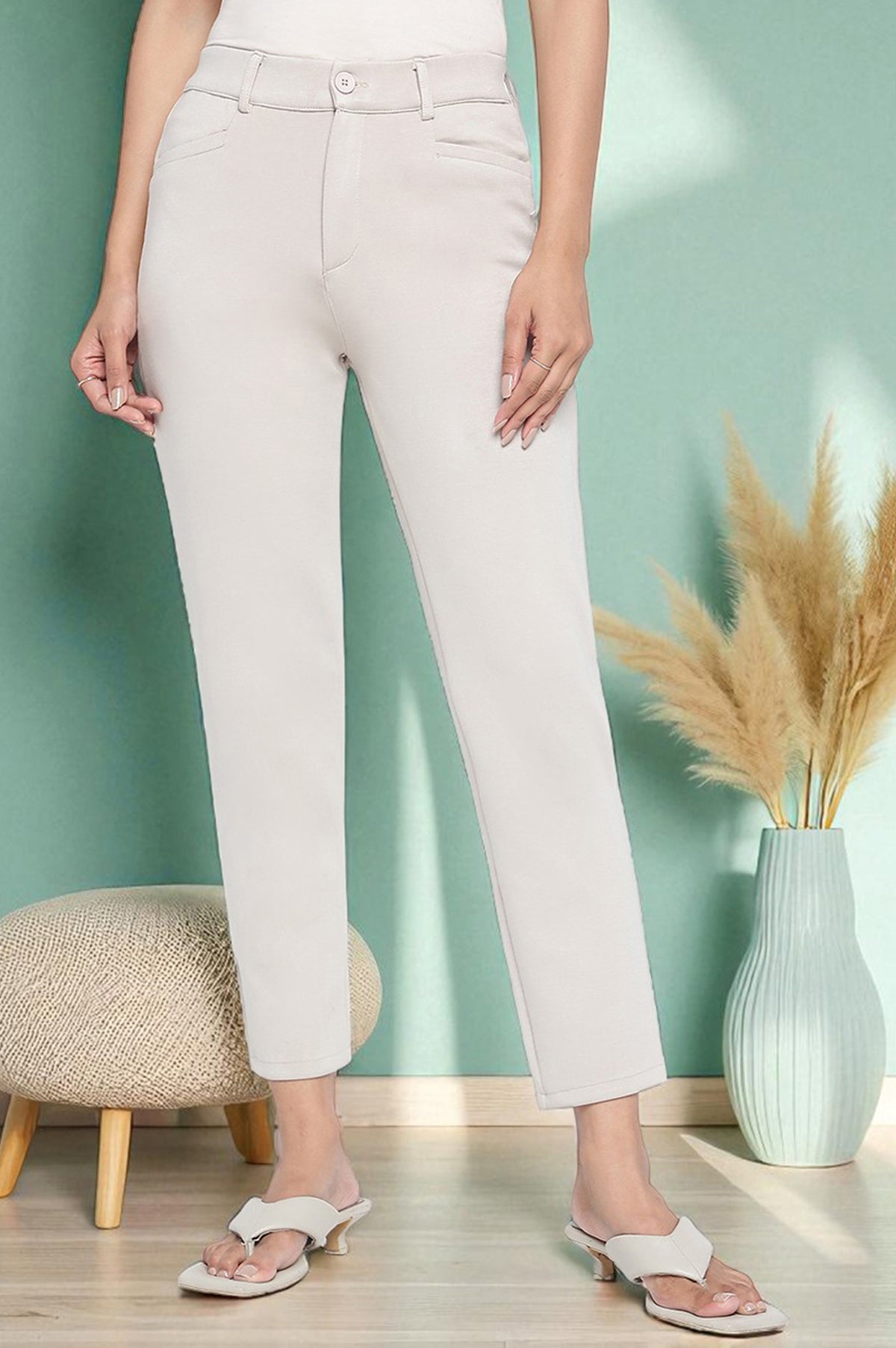 Elleven Women's Tan Solid Mid Rise Trouser in Ankle Length - XS