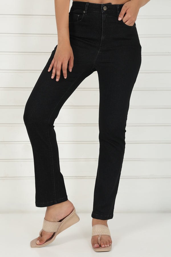 Elleven Women's Black Denim Lycra Mid Rise Ankle Length Straight Pant with YKK Zipper