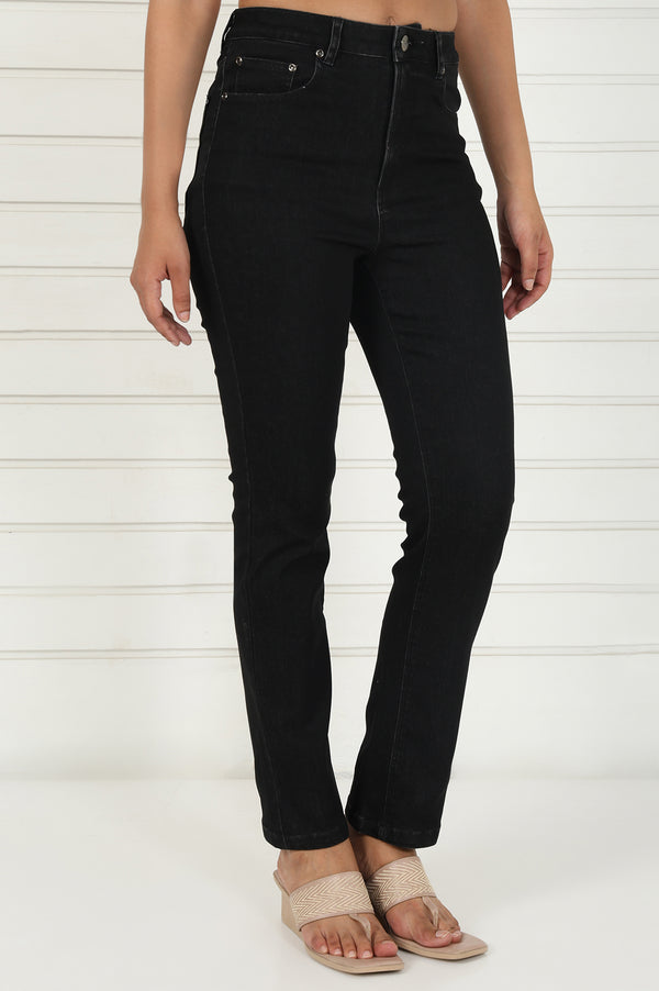 Elleven Women's Black Denim Lycra Mid Rise Ankle Length Straight Pant with YKK Zipper
