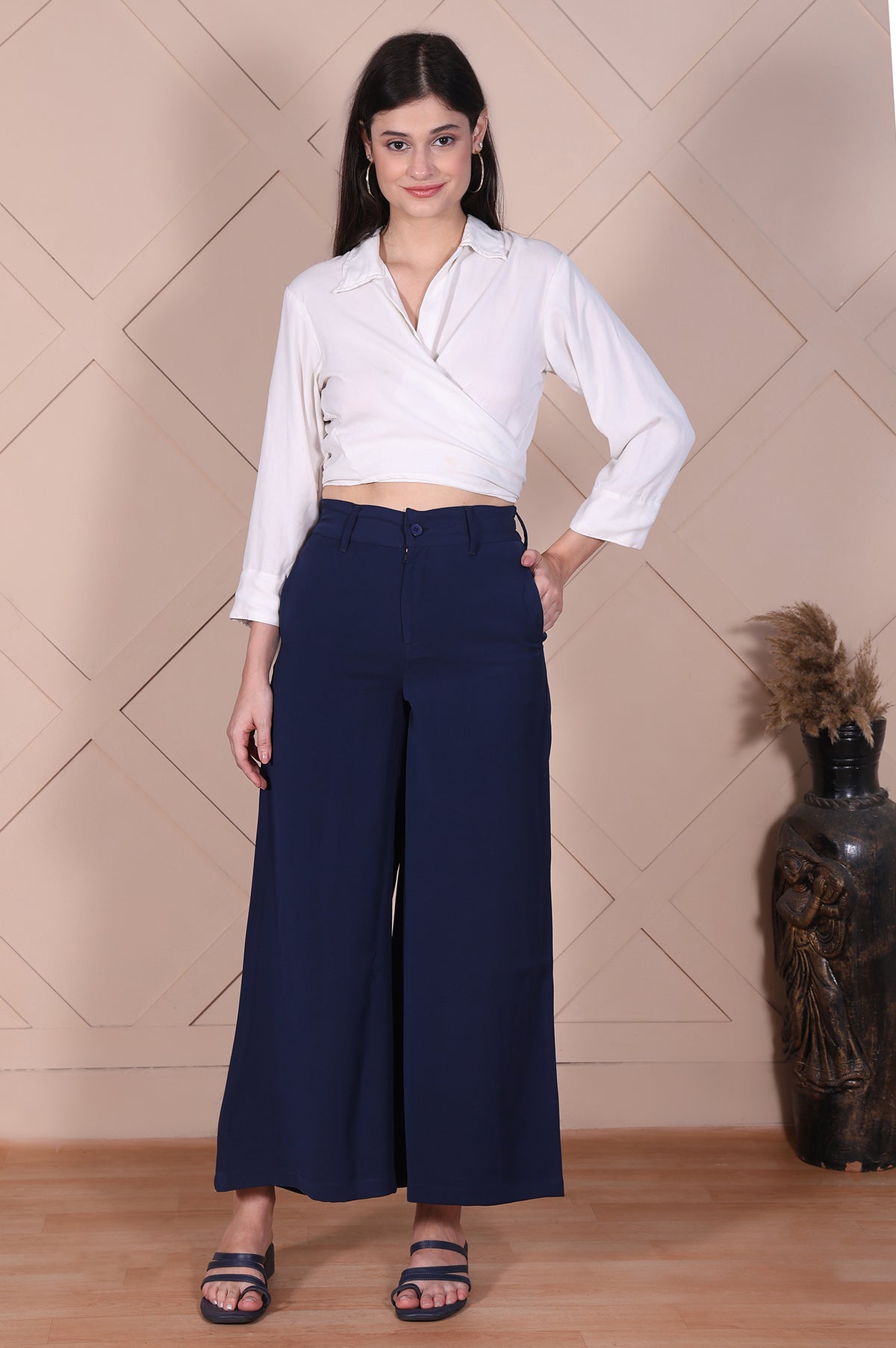 Elleven Women's Navy Solid High Rise Ankle Length Wide Leg Boss Pants - XS